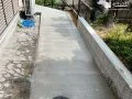 歩きやすく安全に整えたコンクリートスロープ