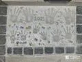ご家族の手形アートが可愛らしい玄関アプローチリフォーム工事