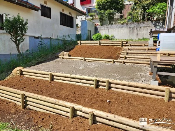 傾斜のあるお庭を整えて家庭菜園として使いやすくしたお庭工事