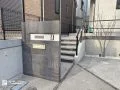 シャープな印象を引き立てる門まわり