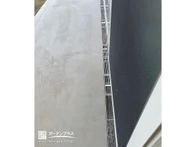 デッキと室内の段差を埋めるグレーチング[施工後]