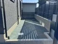 人工芝仕上げに備えた丁寧な下地づくり