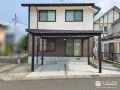敷地形状にフィットする台形納まりのカーポートの設置工事