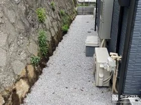 日々のお手入れを軽減する砂利敷きの犬走り[施工後]