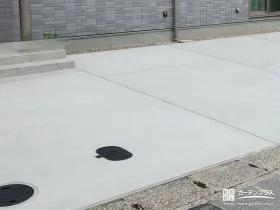 スタイリッシュで使いやすい駐車スペースと境界フェンス設置工事
