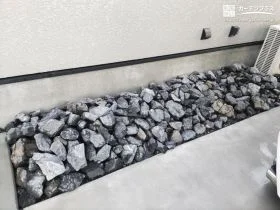 建物まわりにアクセントを添えるロックガーデン[施工後]
