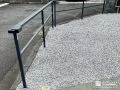 軽やかに空間を区切るフェンス