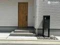 使いやすさと見た目のバランスを大切にした変形地の新築外構