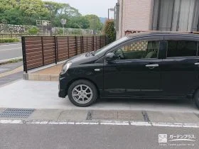 お住まい周りに安心感をプラスする木目調フェンスの設置工事