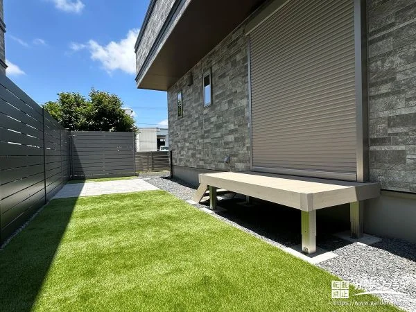 人工芝とインターロッキングで整えたお手入れしやすいお庭工事