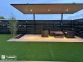 夜風に包まれて。カーポート照明が灯す癒しの屋外リビング