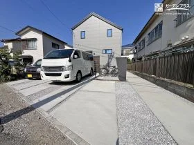 素材や配置を工夫することで費用を抑えたスマートな新築外構工事