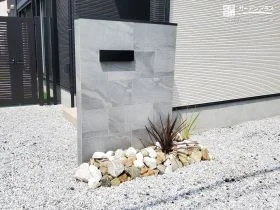品格漂うモダンなタイル門柱[施工後]