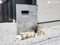 品格漂うモダンなタイル門柱