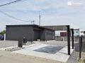 モダンな住まいに映える、直線的で洗練された新築外構