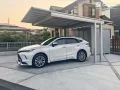 柱のない広々アプローチで快適な駐車を