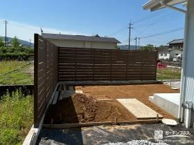 圧迫感を感じさせずに視線をカット[施工後]
