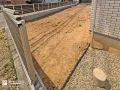 住まいを引き立てる、木目調の目隠しフェンス