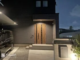 施工ポイント3夜の表情も美しく映える、照明計画で魅せるファサード[施工後]