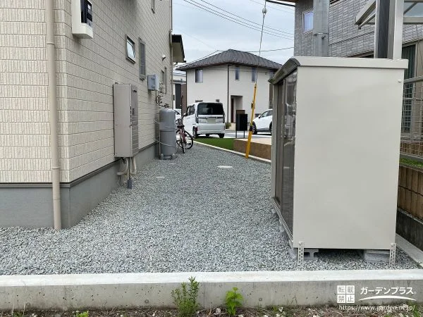 防災用品等の収納に便利な物置