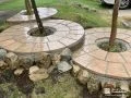 サークルと乱形石でつくった遊び心のある前庭のリフォーム工事