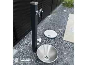 洗練された佇まいに映える　スタイリッシュな立水栓[施工後]