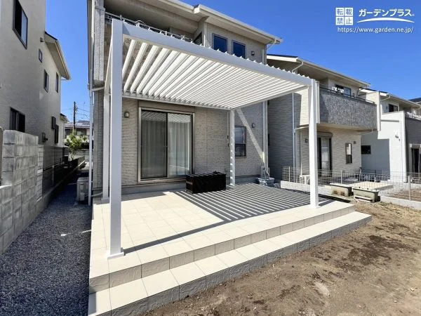 庭を一気に高見えさせてくれるテラス屋根の設置工事