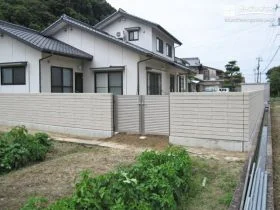 畑作業もスムーズに。暮らしに寄り添う門扉付きの境界塀[施工後]