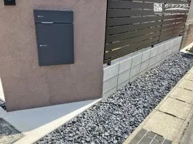 落ち着きあるナチュラルテイストの新築外構