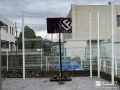 ボールの飛び出し防止に高さのあるフェンスを設置した工事