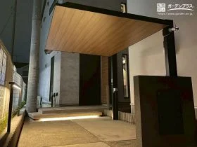 ライティングで魅せるモダンエントランス[施工後]