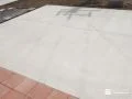お車の出し入れがスムーズな土間コンクリートの駐車スペース