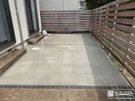ピンコロ石の見切りがアクセントとなったお庭[施工後]