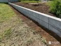敷地の境界を整えて安心感を向上した境界ブロックの設置工事