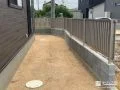 優しいカラーとスリットデザインで圧迫感を抑えたフェンス工事