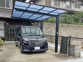 フラット屋根のカーポートでスマートに駐車空間をリニューアル[施工後]