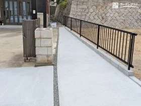 敷地の輪郭をきれいに整える境界フェンス[施工後]