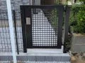 裏側からの動線をサポートする通用門扉