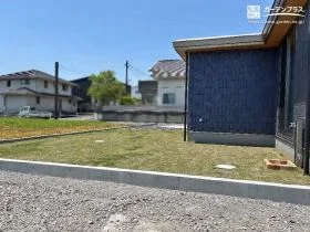 季節ごとに表情を変える天然芝が涼し気なお庭[施工後]