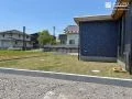 季節ごとに表情を変える天然芝が涼し気なお庭
