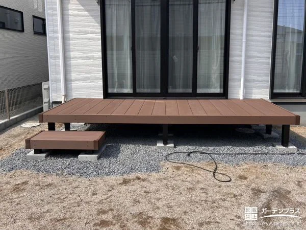 お住まいとお庭を心地よく繋ぐ人工木のウッドデッキ設置工事