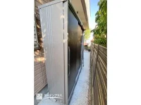 裏側スペースを賢く有効活用！掃除しやすく収納力もアップした犬走り[施工後]