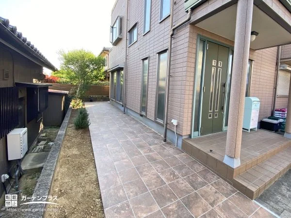 雑草の悩みを解消する庭と犬走りの外構リフォーム工事
