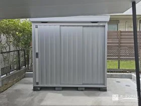 収納も目隠しも叶える物置[施工後]
