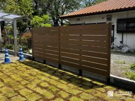 木目調フェンスで優しく視線をカット[施工後]