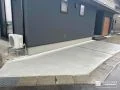 お手入れがしやすく雨の日も快適な駐車スペースと犬走り工事