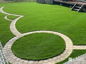 緑鮮やかでローメンテナンスな人工芝のお庭[施工後]