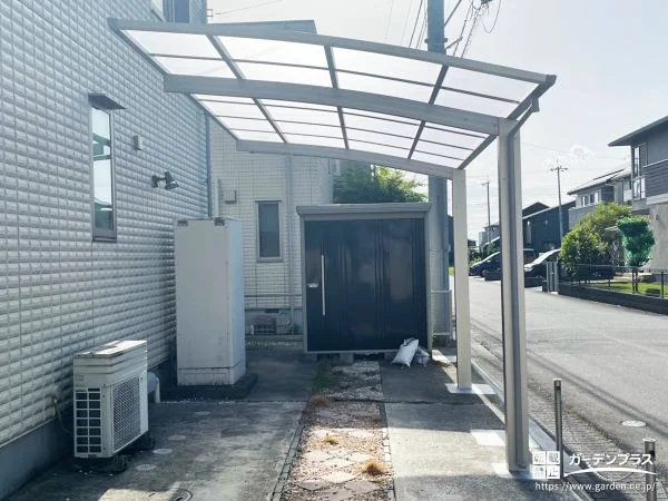 人工芝でお手入れの手間を軽減したお庭とカーポート設置工事