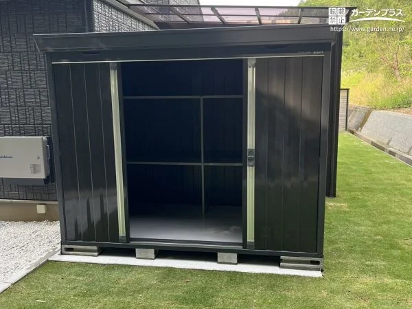 外構がすっきり片付く物置