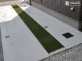 駐車スペースのスリットに使用した人工芝